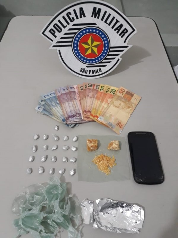 Acusado de tráfico é preso fracionando crack