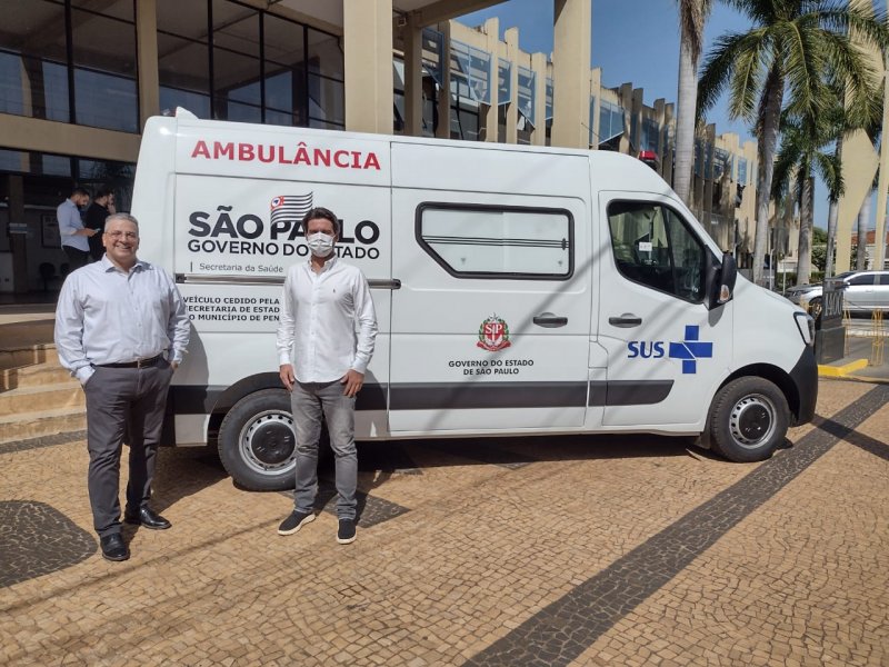 Secretaria Municipal de Saúde de Penápolis recebe nova ambulância