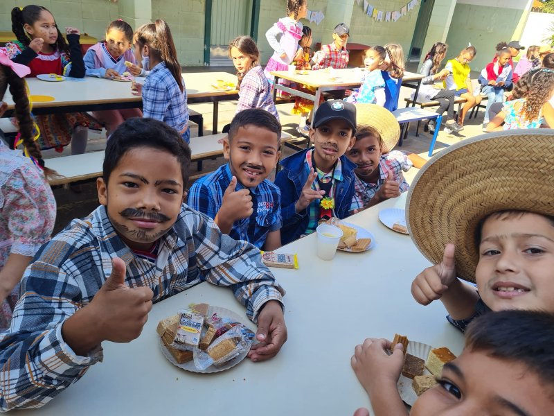 Crianças se divertem nas Festas Juninas das escolas municipais de Penápolis