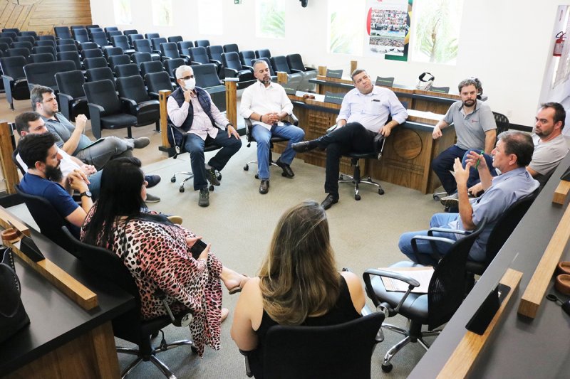 Reunião amplia discussão sobre banheiro multigênero