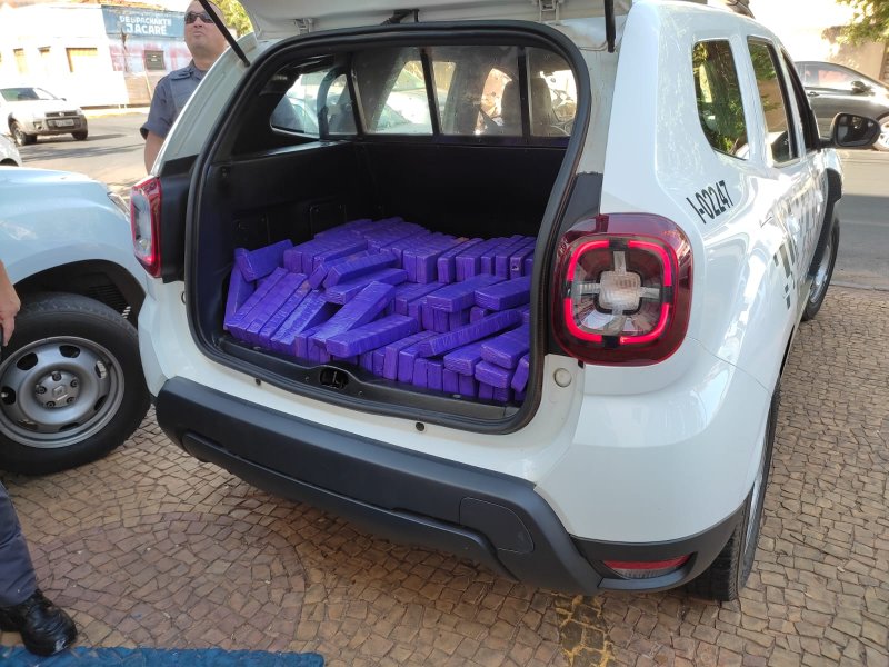 Polícia Militar apreende mais de 200 tijolos de maconha em Penápolis