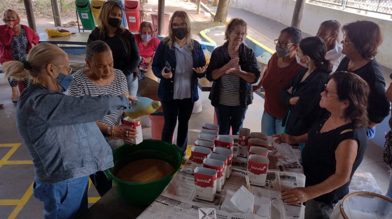 Renda: Oficina de sabão ecológico é promovida junto ao CRAS