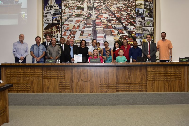 Câmara: Arnor Quintino Camilo recebe título de Pai do Ano