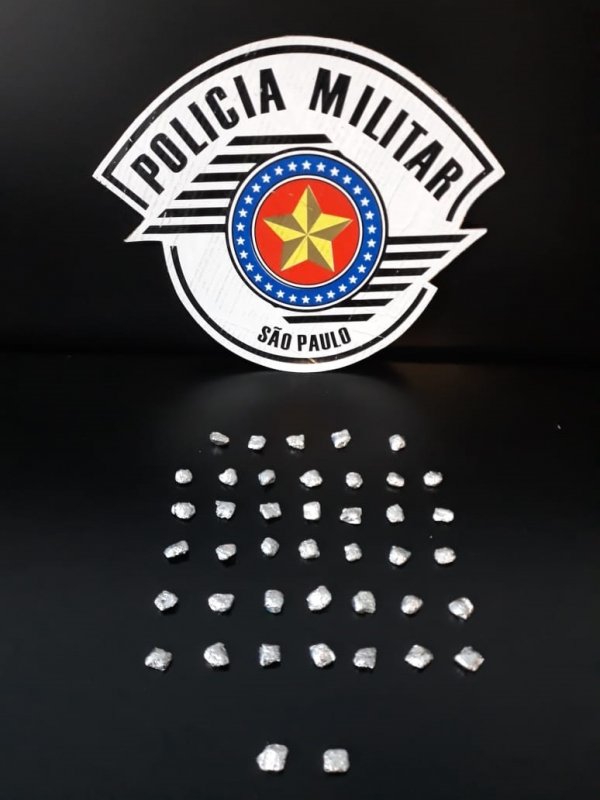 Policiais da Rocam prendem acusado de tráfico de drogas no Jardim Eldorado