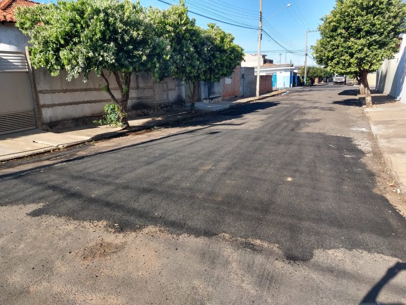Operação tapa buracos contempla diversos pontos da cidade