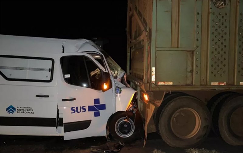 Mulher morre e dois ficam feridos após colisão de ambulância em canavieiro na Marechal Rondon