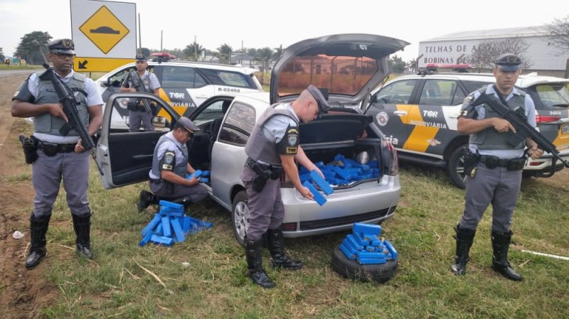 Jovem é preso transportando drogas na Assis