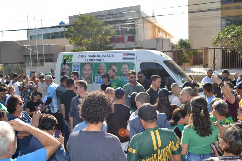 Penápolis Eduardo Bolsonaro inaugura 