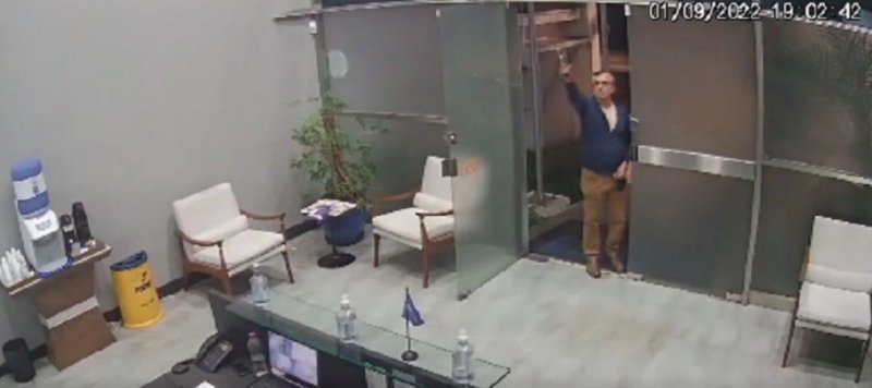 Roque Barbiere é acusado de disparo de arma de fogo no diretório do PSDB