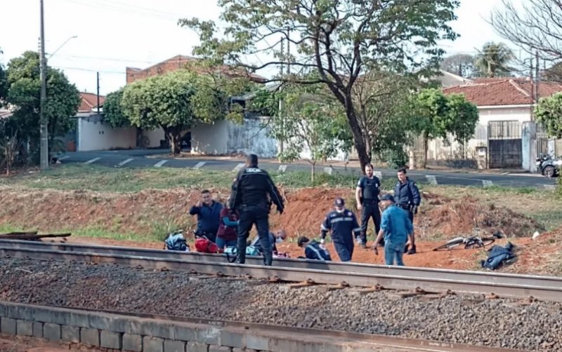 Homem tem as mãos decepadas ao ser atropelado por trem em Rio Preto
