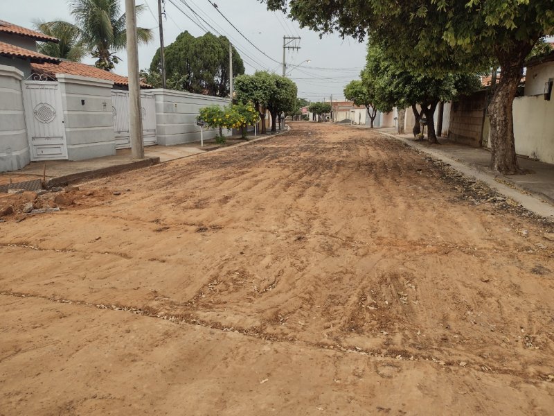 Prefeitura efetua obras para reparo de sarjetas com empoçamento de água