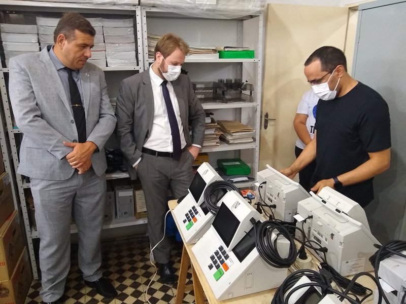 Penápolis: Urnas são preparadas para a eleição