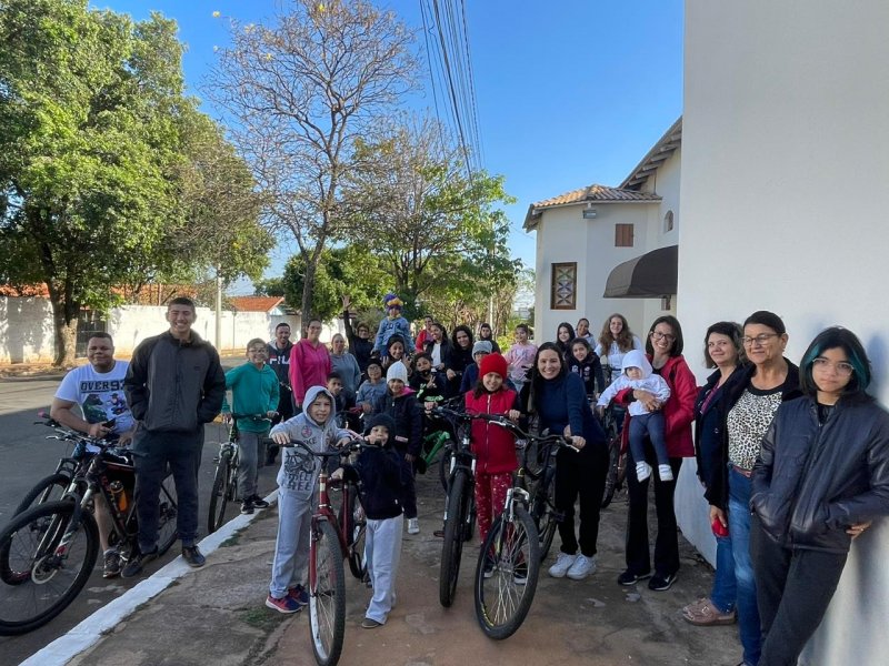 Daep realiza passeio ciclístico com plantio de mudas de árvore