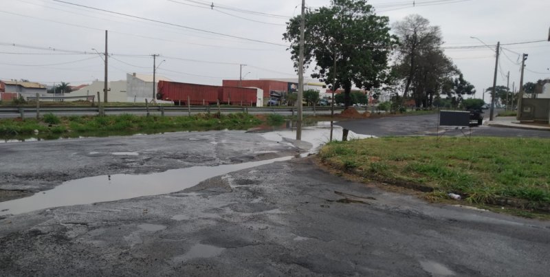 Professora Jandinéia propõe construção de galerias no Portal dos Faveiros