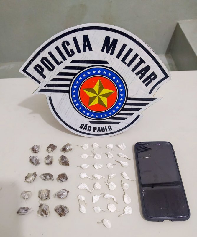 Homem é preso com drogas no bairro Santa Terezinha