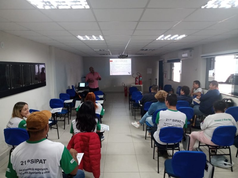 Membros de comissão interna da Prefeitura de Penápolis tomam posse