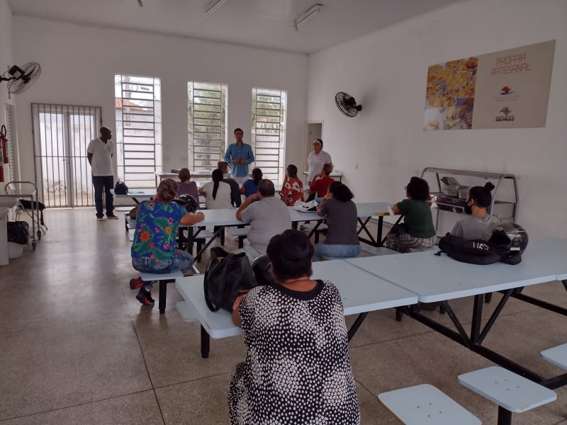 Gratuito: Participantes iniciam curso de 