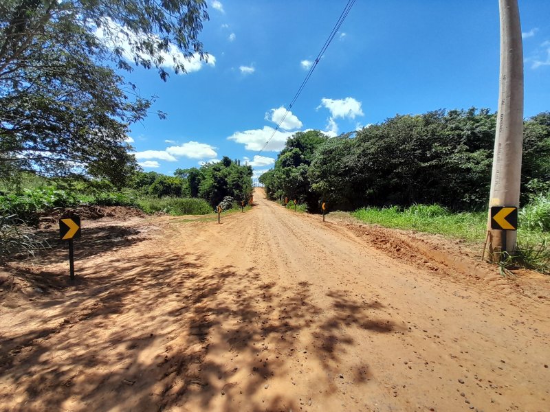 Bairro Araponga: Melhorias na estrada rural são concluídas
