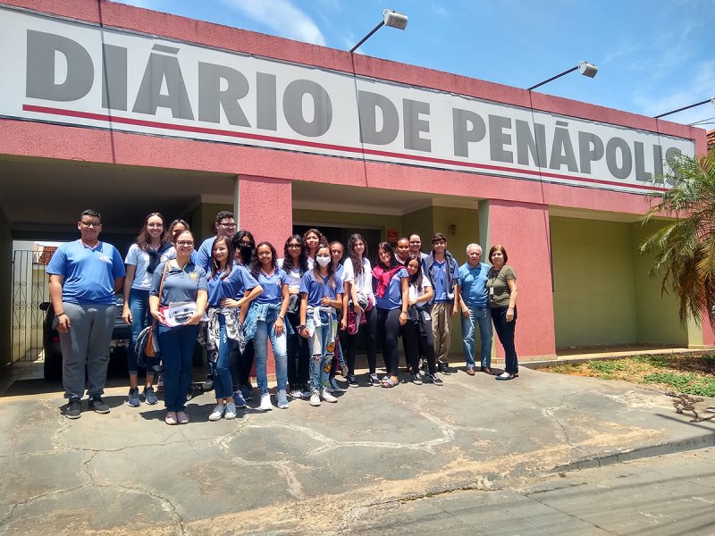 Alunos da EE Yone Dias de Aguiar visitam o DIÁRIO