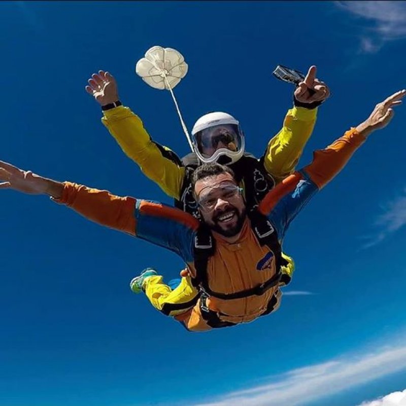 Cidade da região receberá festival de paraquedismo