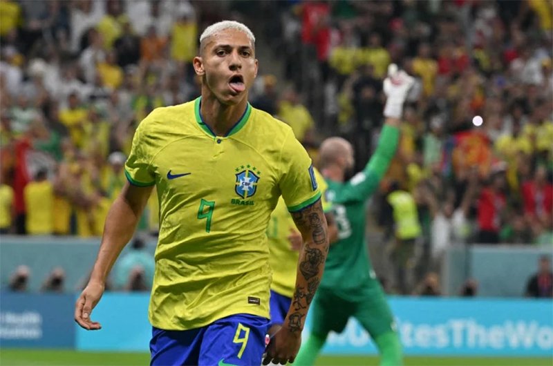 Copa do Catar: Richarlison marca duas vezes e Brasil bate a Sérvia 
