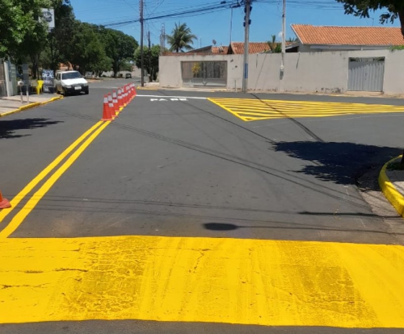 Executada melhorias na sinalização do Jardim Ipê