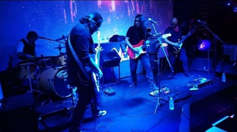 No próximo domingo tem Plis Rock Edição Final 2022