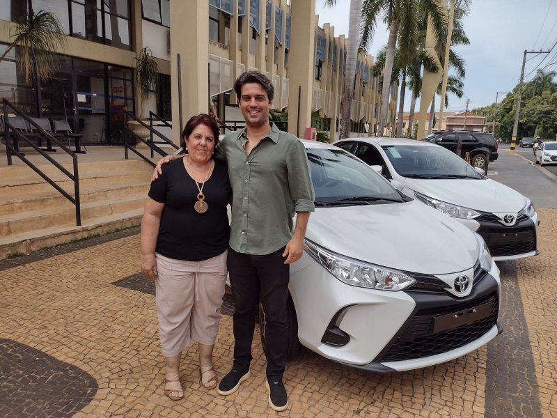 Educação adquire dois novos carros para o setor