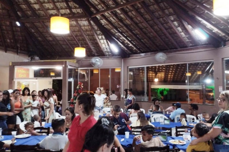 Famílias atendidas pelo Creas participam de Jantar de Confraternização