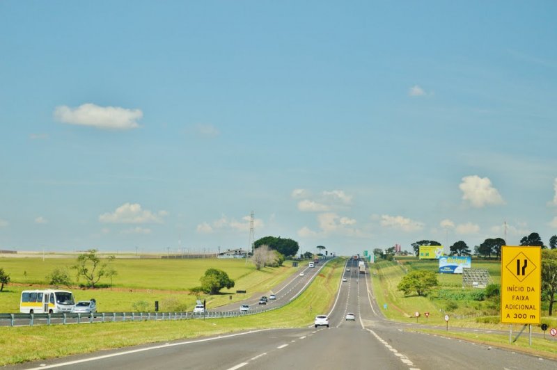 Região: passageira é arremessada e morre após carro capotar na Marechal Rondon