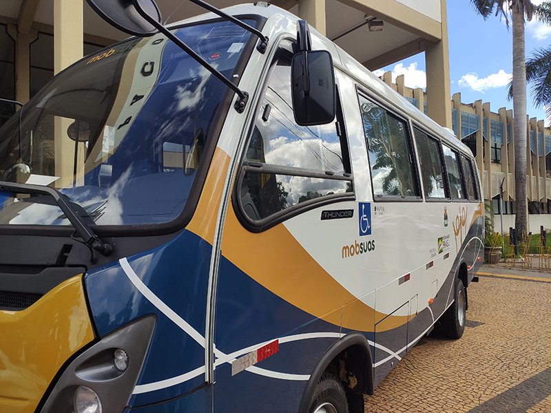 Secretaria de Desenvolvimento Social ganha novo micro-ônibus