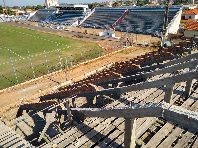 TCE-SP: atraso em obras no 