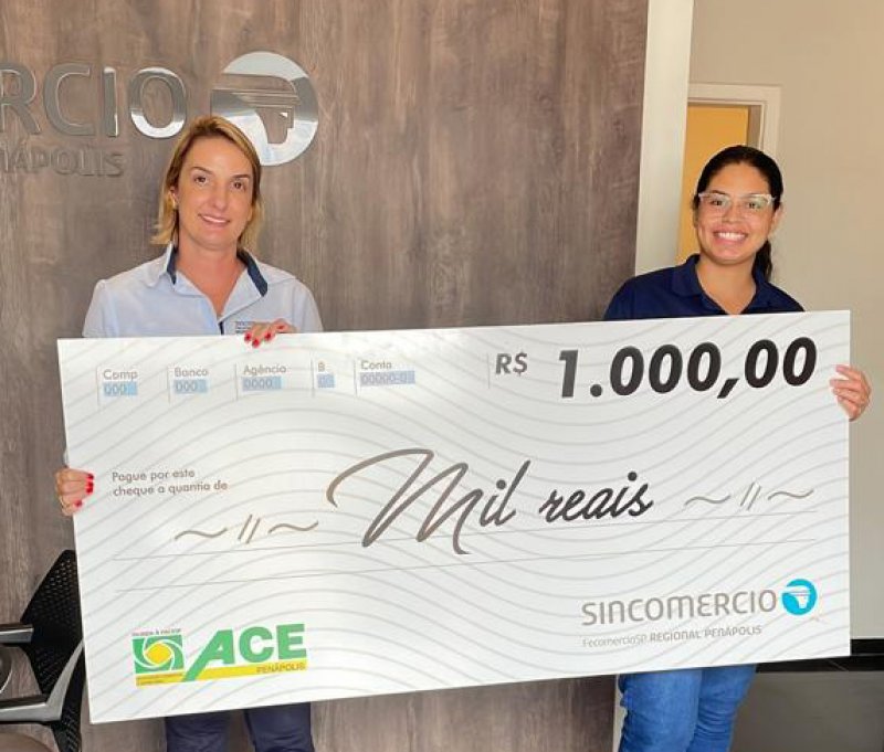 Comércio: ganhadores de promoção recebem vales-compras