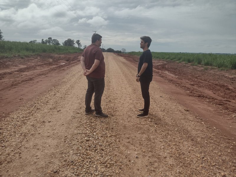 Moinho de Vento: Secretaria de Obras realiza manutenção de estrada