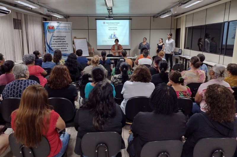 Escolas municipais: merendeiras fazem capacitação sobre manipulação de alimentos