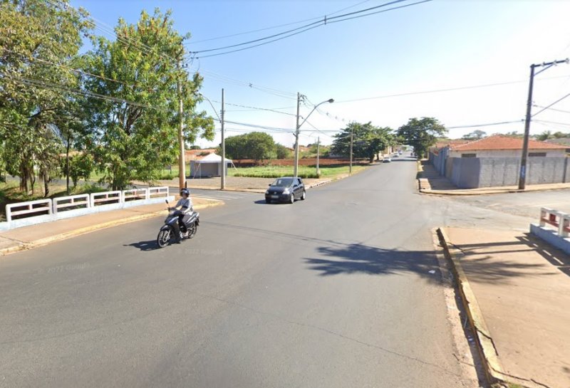 Trânsito: cruzamentos de ruas e avenidas terão novos semáforos