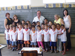 Avanhandava: Alunos da “Mirtes Pupo” recebem uniforme para 2008