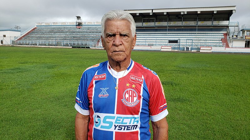 Ex-técnico do CAP: Rubinho recebe título de Cidadão Penapolense