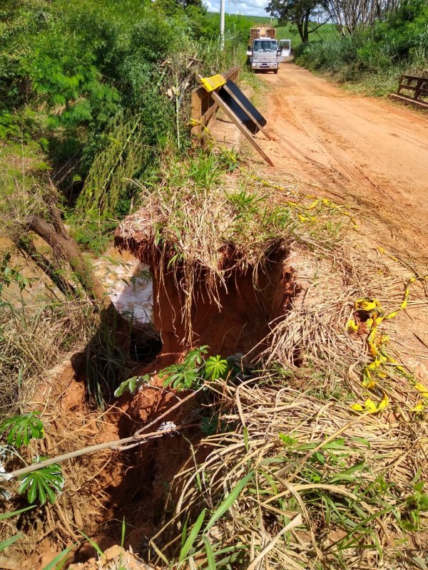 Nota: Trânsito interditado na Estrada Rural do Galinari