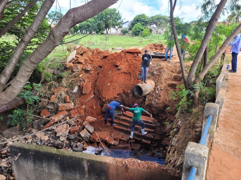 Secretaria de Obras conclui reconstrução na ponte do Pereirinha