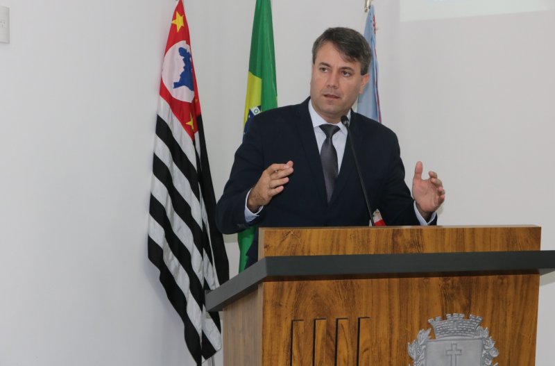 Requerimento questiona ações para substituição de médico cirurgião