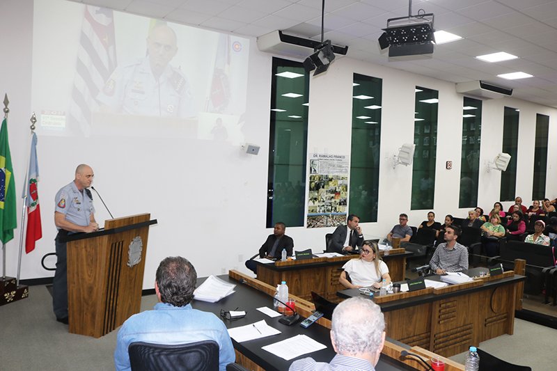 Reivindicação: Câmara Municipal recebe pais de alunos e discute segurança nas escolas