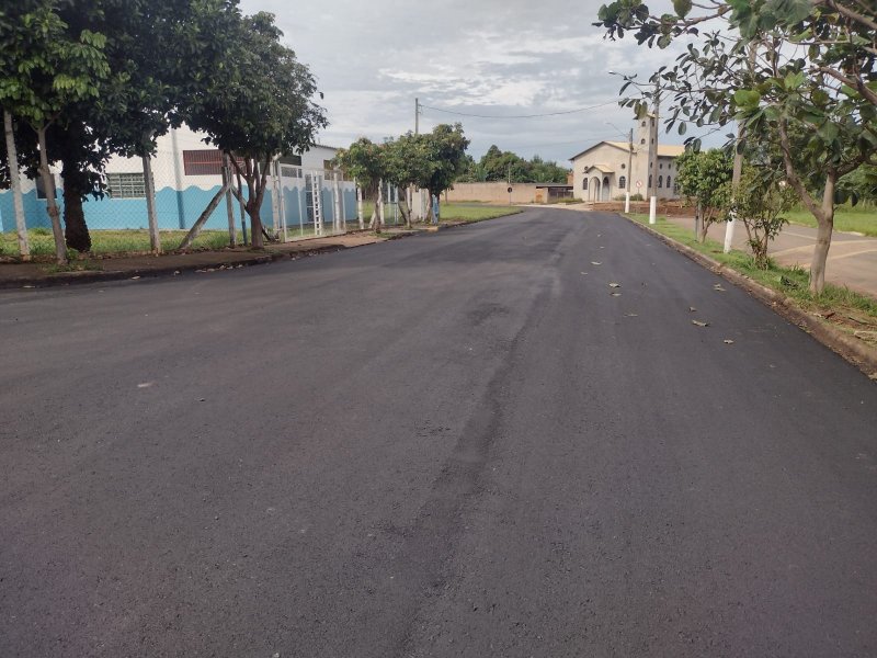 Recape: avenida Vicente Assi recebe Programa Asfalto Tinindo