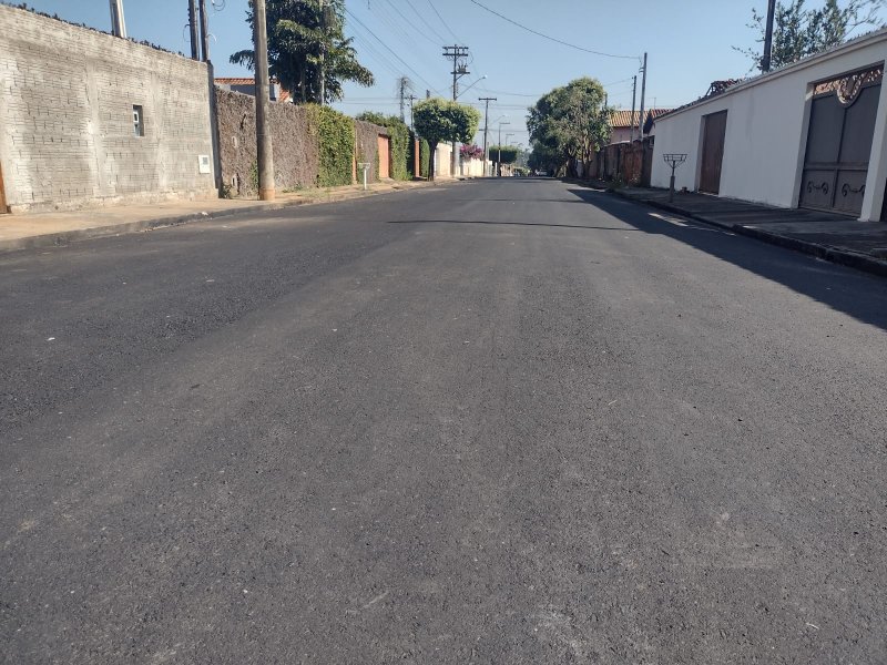 Asfalto Tinindo leva recape à avenida Maria Cândida