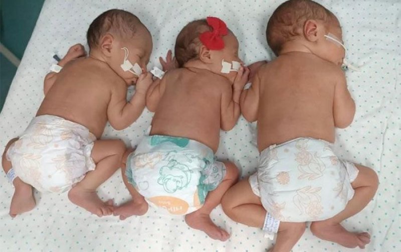 Mulher em tratamento contra câncer dá à luz trigêmeos
