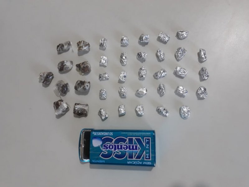 Policiais da Rocam prendem acusado de tráfico no Pevi