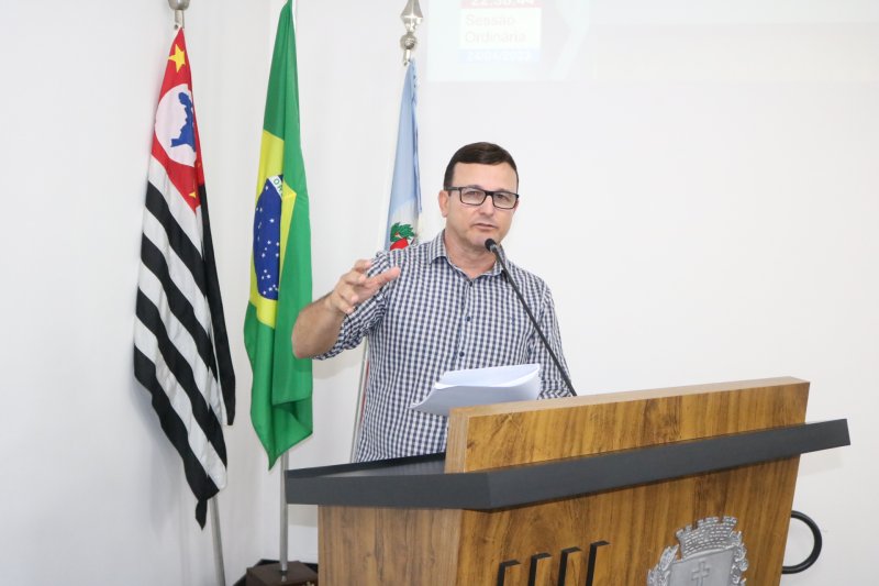 Áreas públicas de lazer: proposta defende bebedouros para pets em Penápolis