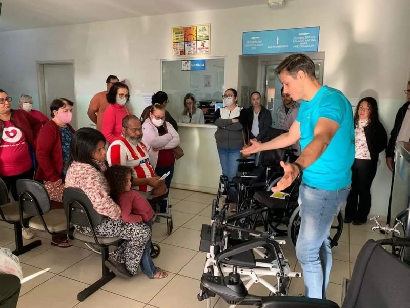 Associação entrega 40 cadeiras de rodas para munícipes de Alto Alegre