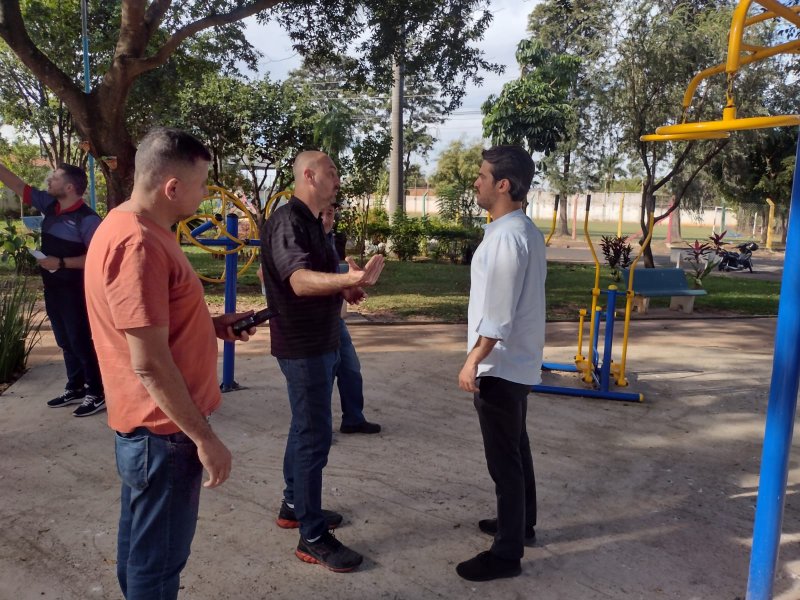 Academias ao Ar Livre: aparelhos recebem QR Code para sua utilização