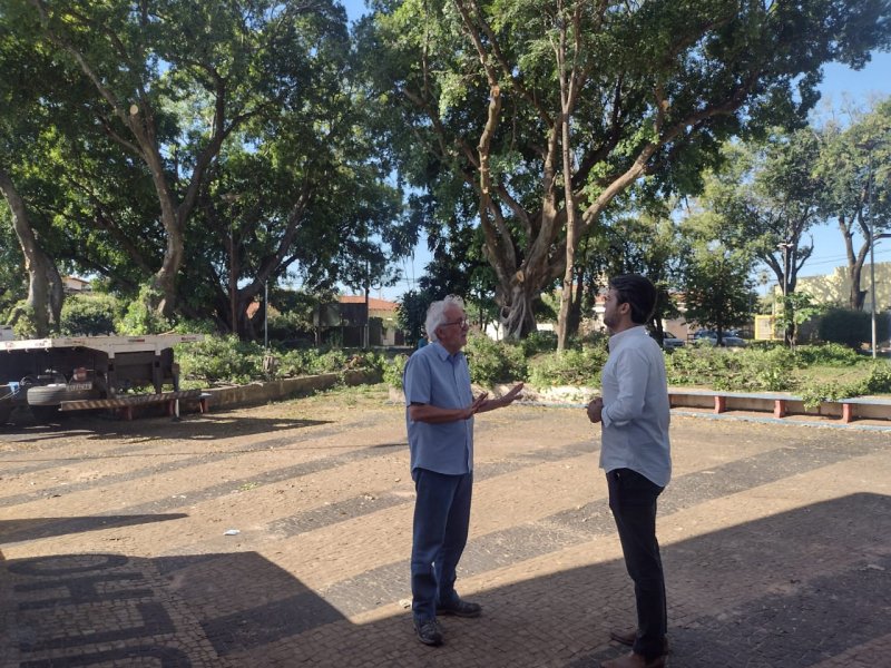 Revitalização na Praça 9 de Julho é iniciada